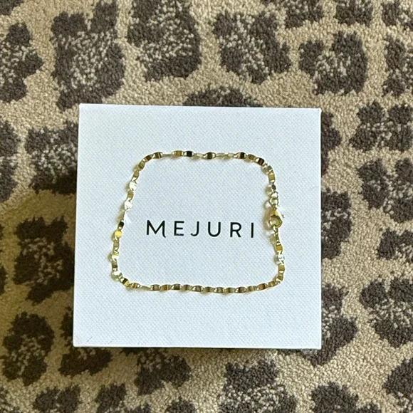 Mejuri Gold Chain Bracelet - Picture 4 of 9